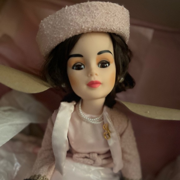 Jackie - Picture 1 of 7